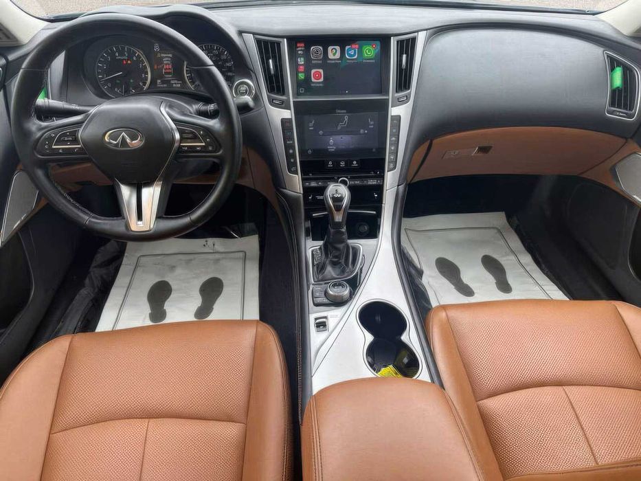 Infiniti Q50      2024