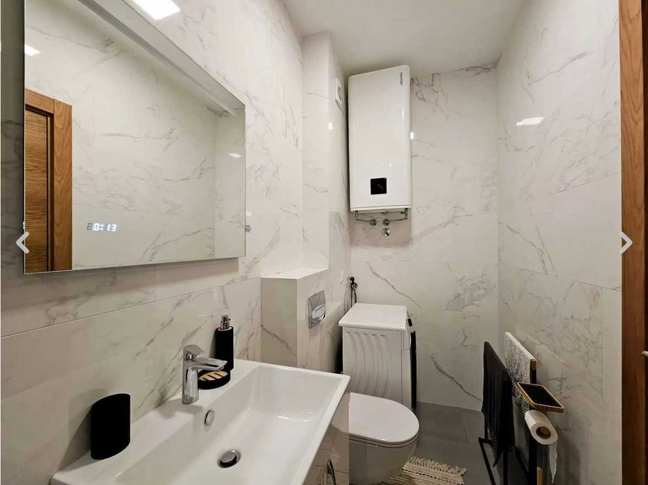 Просторная квартира 1+1 с панорамным видом на море в Будве Черногория