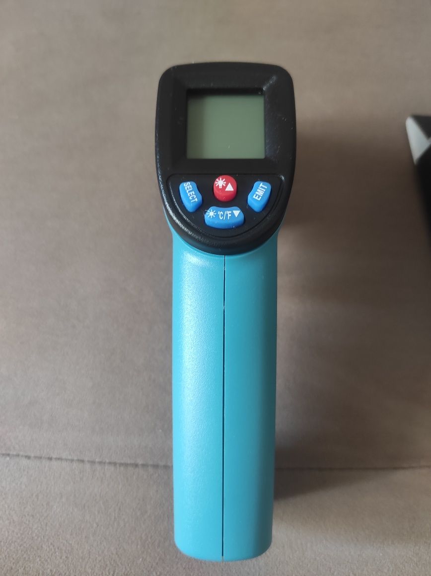 Термометр инфракрасный цифровой Sinometer GM550