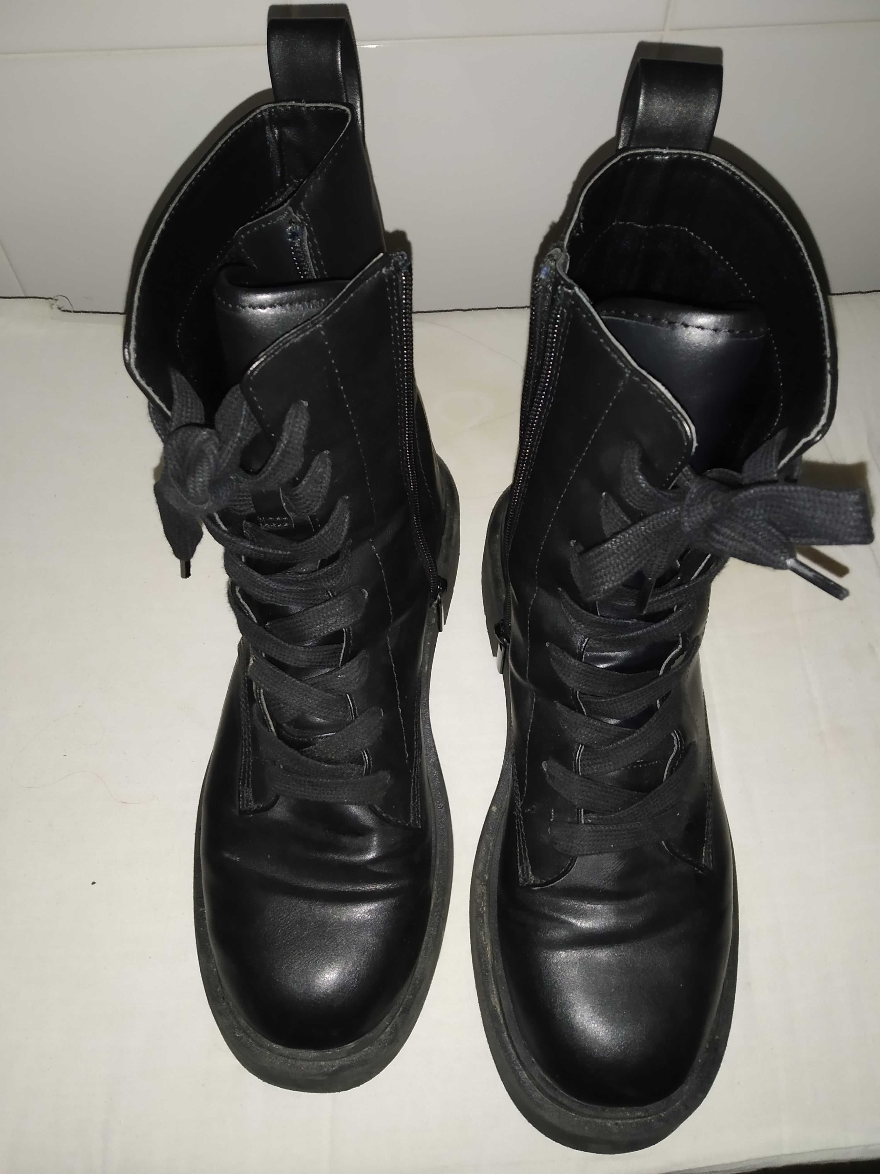 Botas tipo dr Martins preto n 39