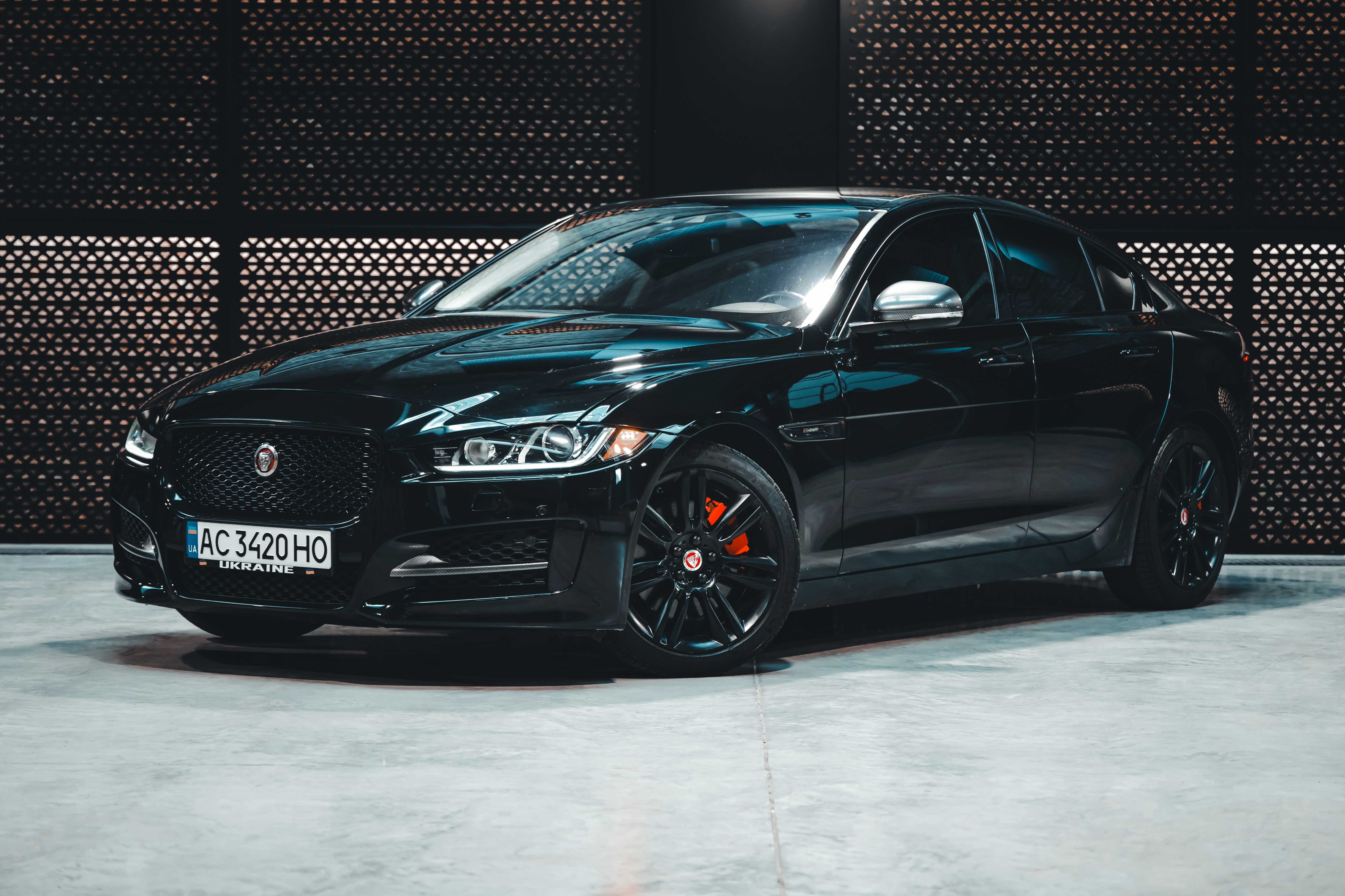 Jaguar XE R-Sport Black Edition 2018