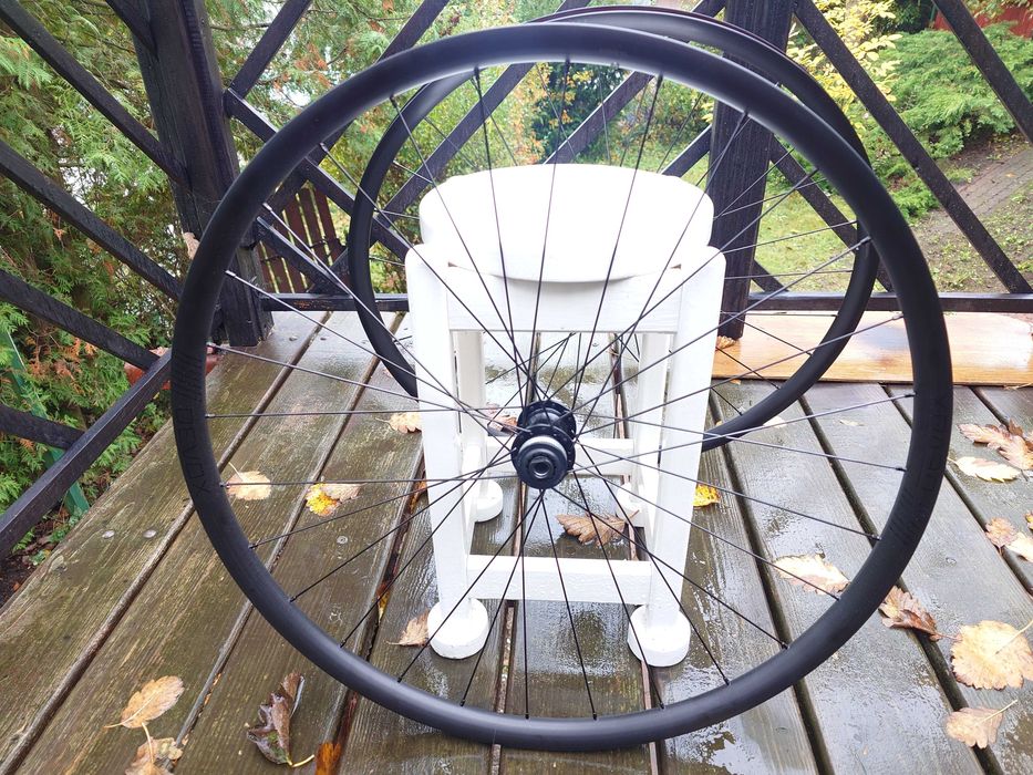 Koła Devox WheelRDS A1 700C – 12×100/12×142, CL, Tubeless-Ready - nowe