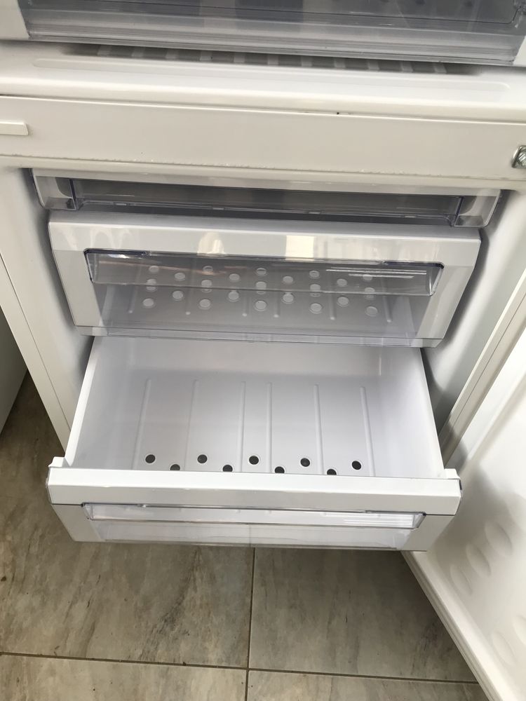 Холодильник Самсунг двері біле скло суха заморозка