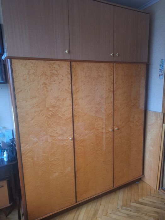 Отдам шкаф. Бесплатно. Самовывоз с Оболони