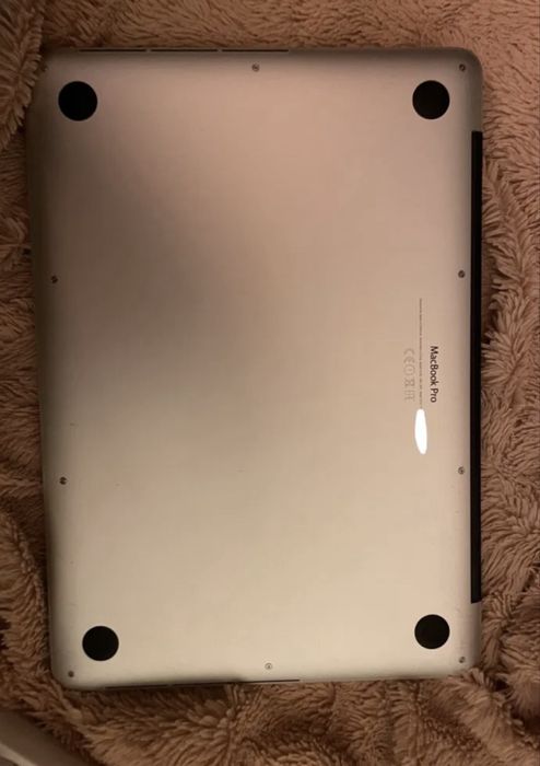 APPLE MacBook Pro srebrny (Retina, 13-inch, 2015)