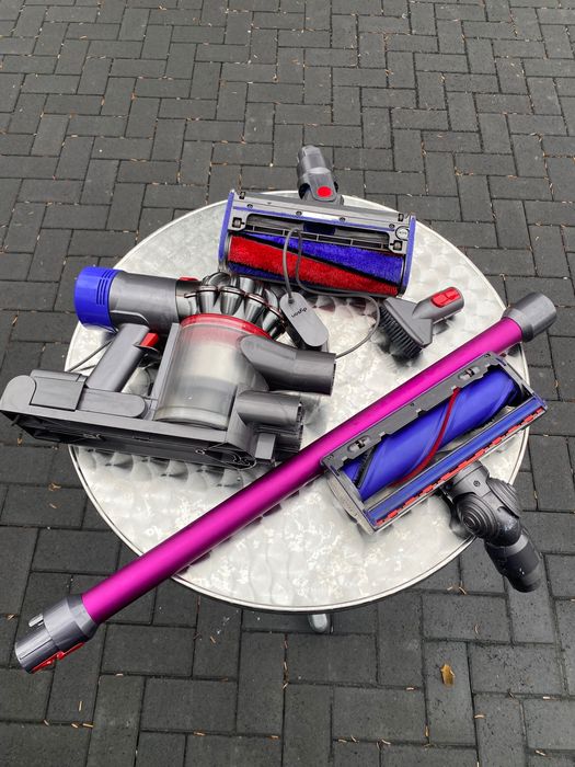 Dyson v8 пилосос бв