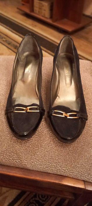 Продам женские туфли