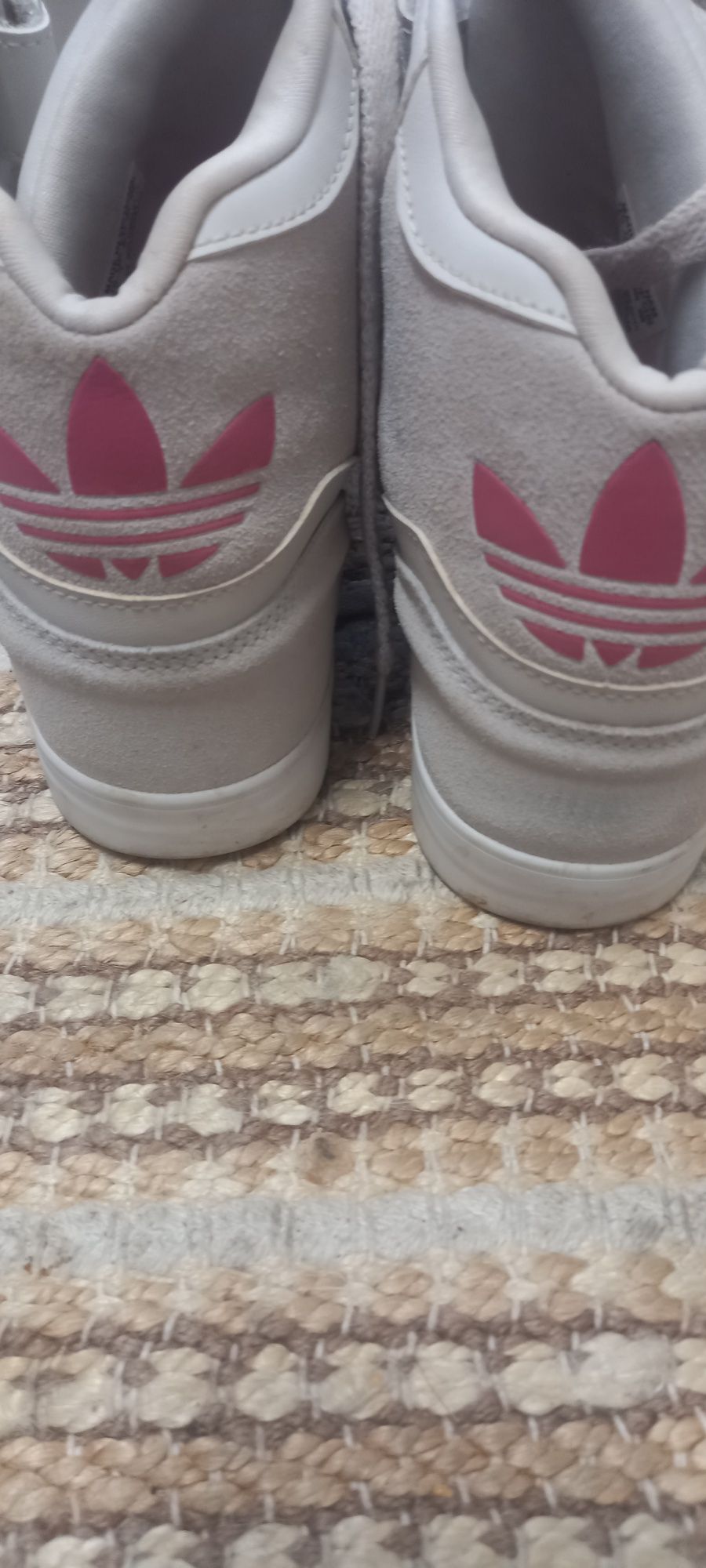 Tenis adidas como novos