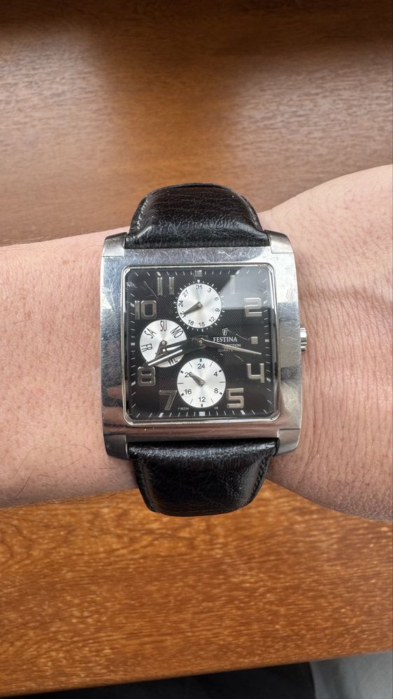 Часы Festina F16235