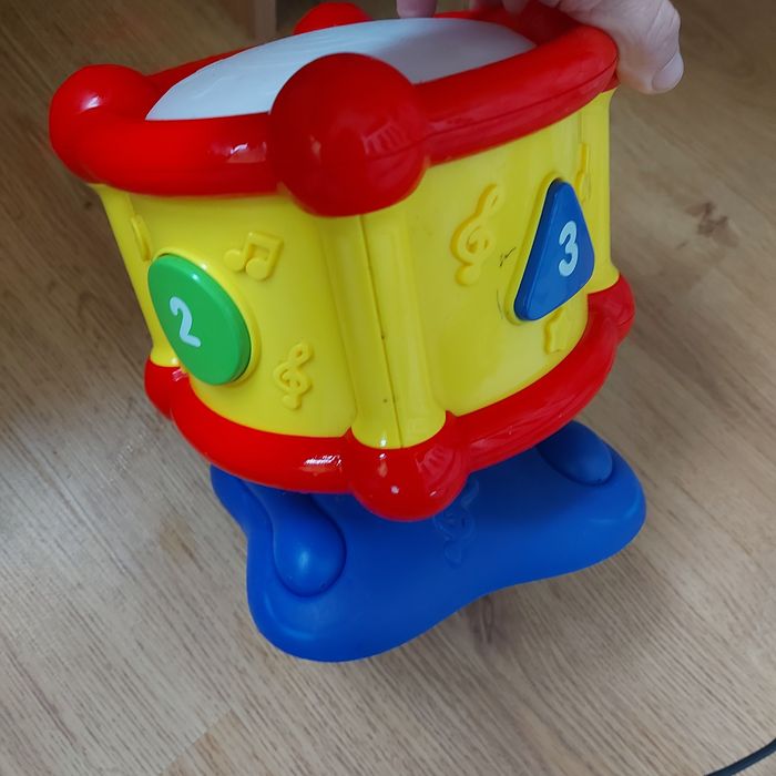 Bębenek z pałeczkami