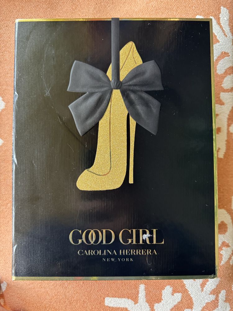 Подарункова коробка Carolina Herrera