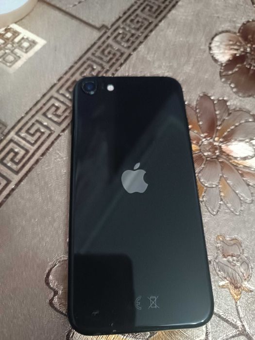 iPhone se 2020 como novo