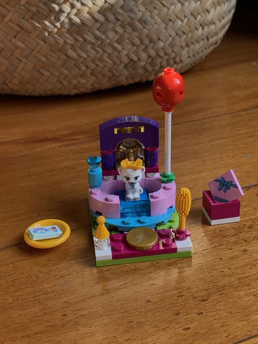 Lego Friends grooming gato