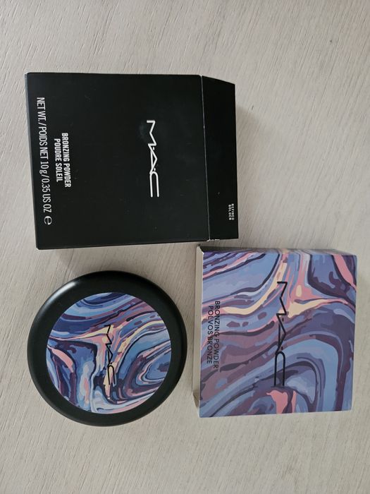 Бронзери MAC Refined Golden та Bobbi Brown Medium