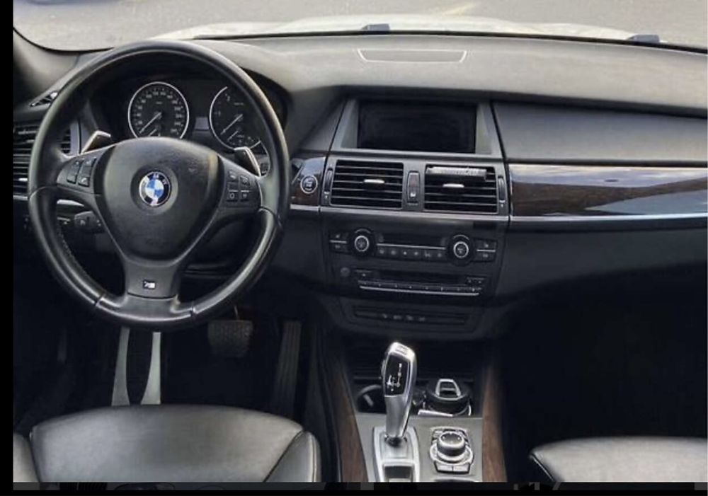 Продам BMW X5 M50d