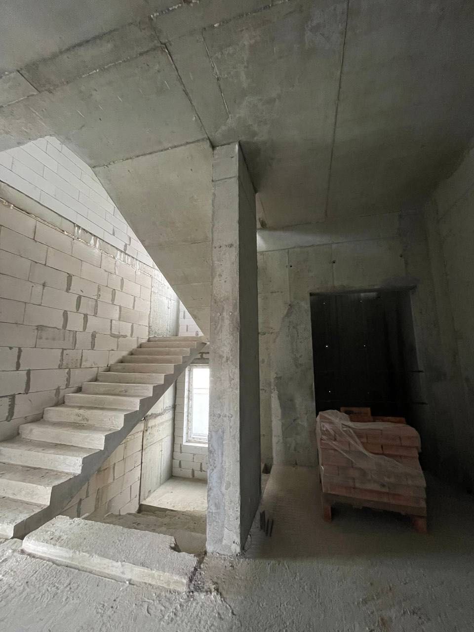 Продаж комерційного приміщення по вулиці Боднарська 12 (1270 м.кв.)