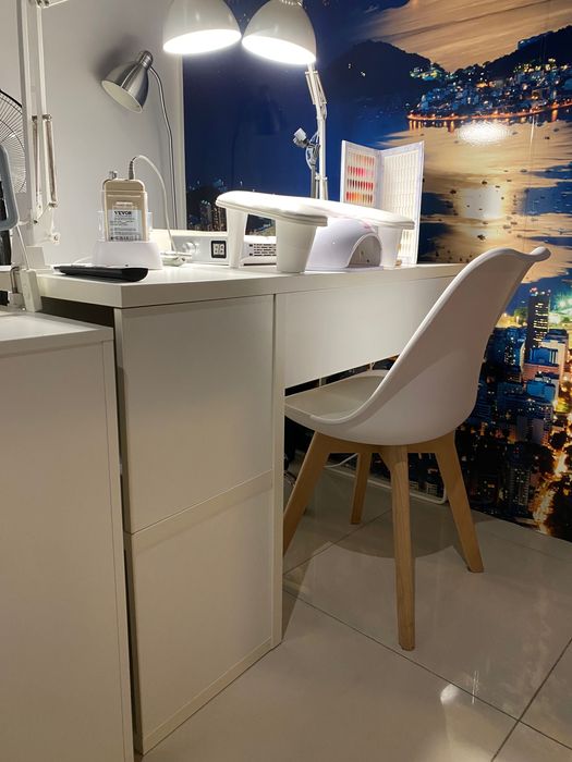 Secretária branca IKEA