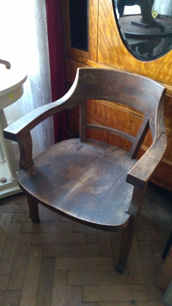 Fotel biurowy , stylowy , do konserwacji , cena 350 zł.