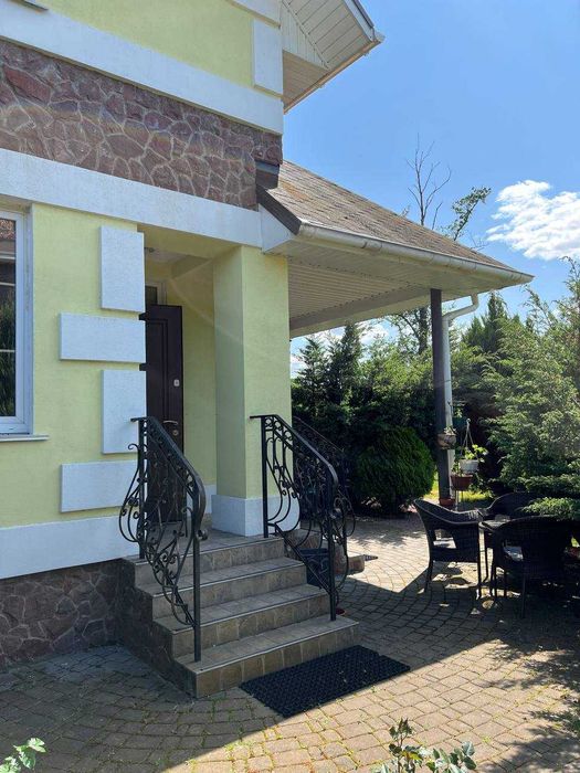 Оренда будинку, з садом та озером, Рожни.