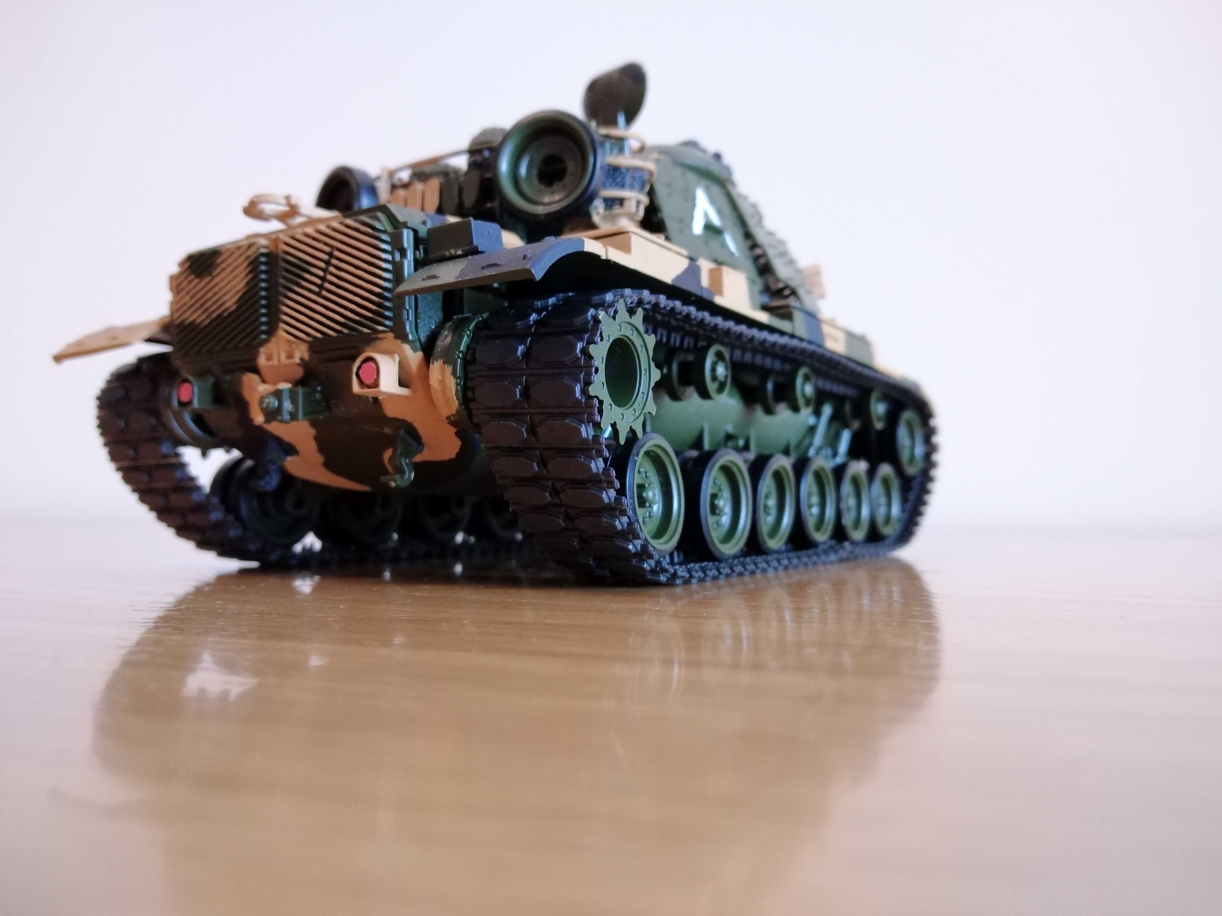 Tanque de guerra em miniatura M60-A1