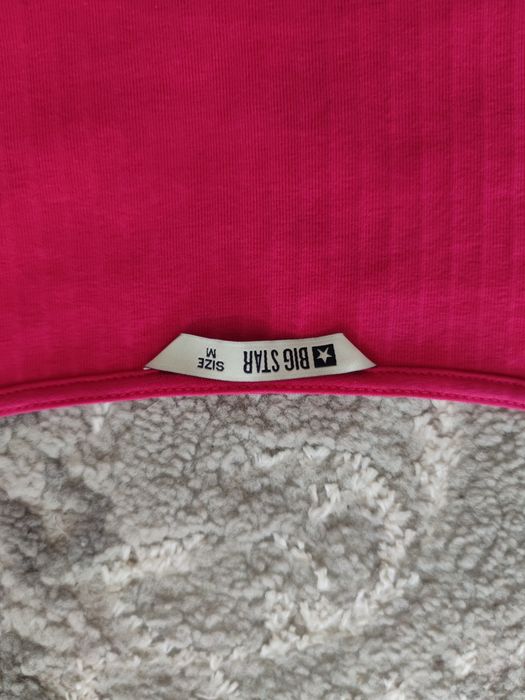 Sukienka letnia z rozcięciem