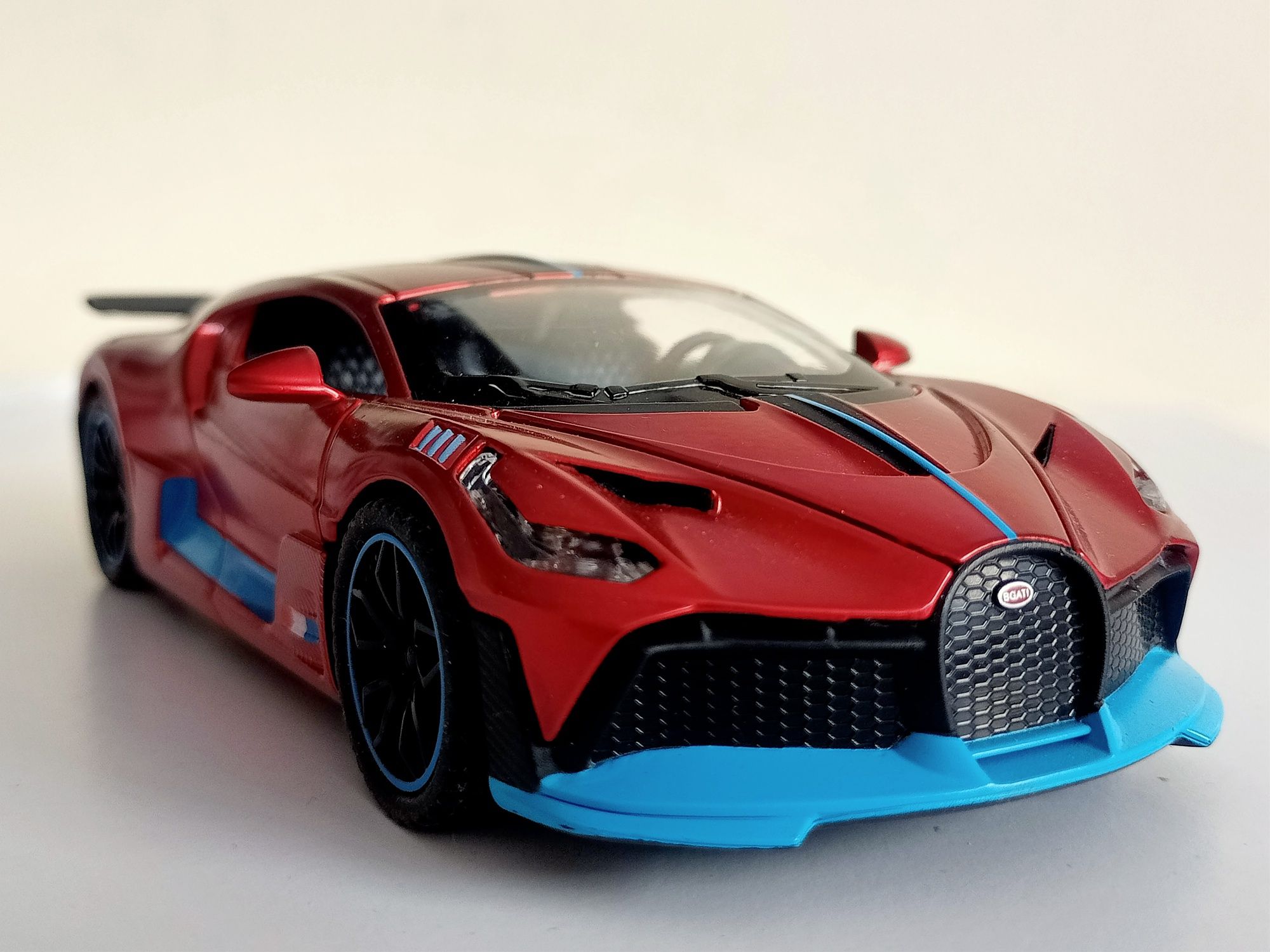 Auto model sportowy wyścigowe  samochód  jak Ferrari światła dźwi