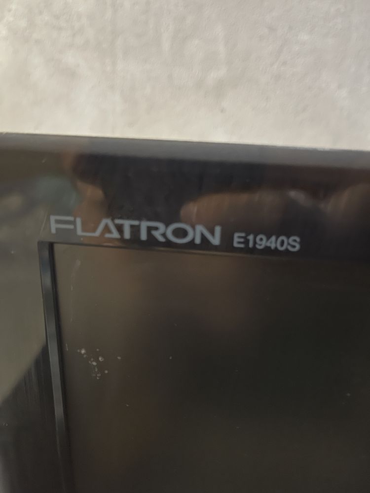 Монитор LG Flatron E1940S VGA