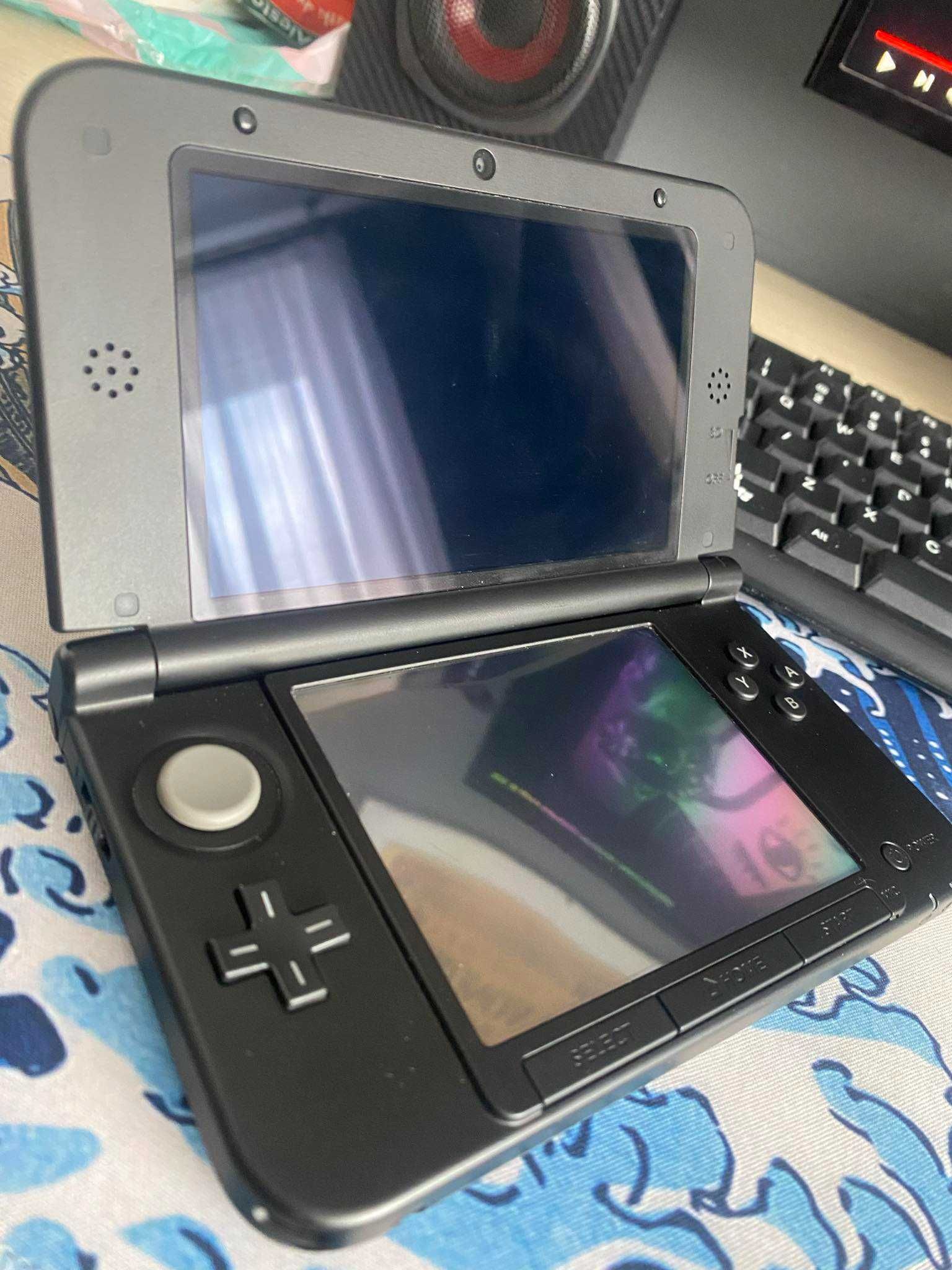 Nintendo 3DS XL Srebrne + Karta Pamięci