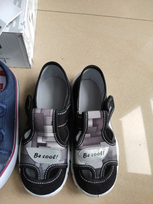 Zestaw nowych markowych butów 29