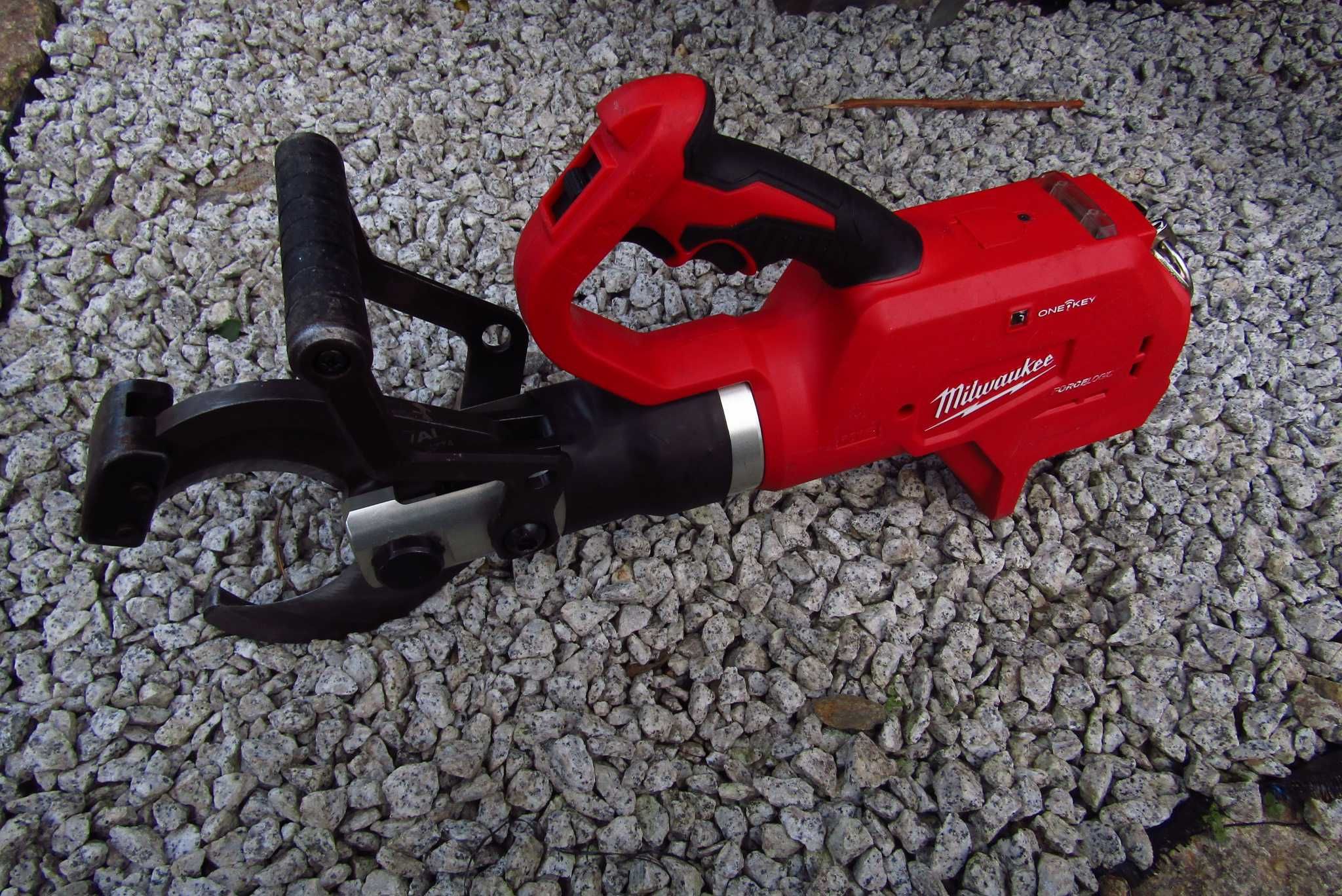 Milwaukee Hydrauliczny Obcinak Przewodów M18 Hcc75R