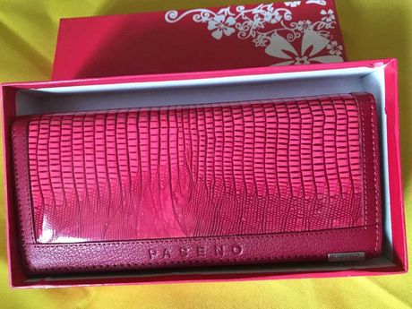 кошелек портмоне кожа новый розовый в подарочной коробке