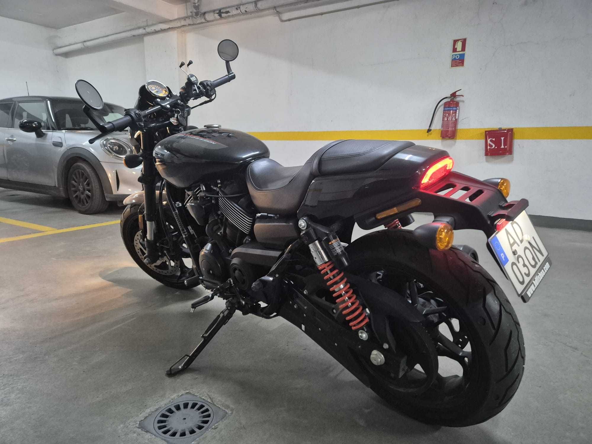 Harley Davidson Street Rod 750 - Nov 2020 - 6.050 km (Carnaxide)