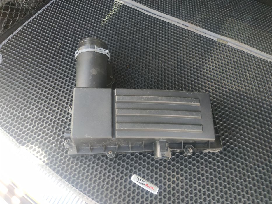 Пассат 1.8tfsi крышка воздухана