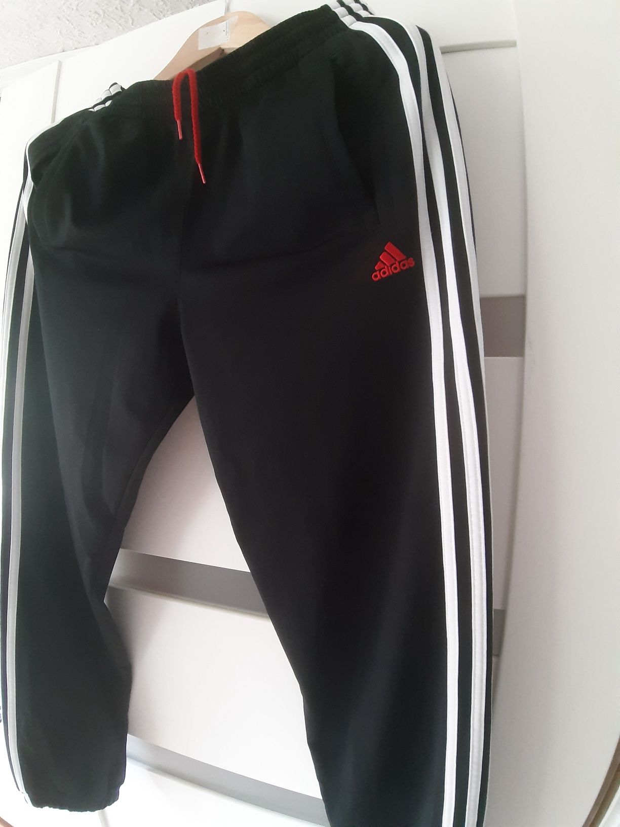 Adidas dres M 100% Oryginał czarny piękny  super