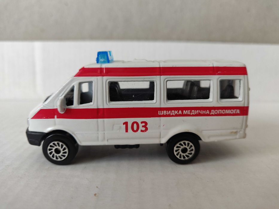 Машина Швидка Медична Допомога Автопром 7,5х3,5х3 см. 1:64