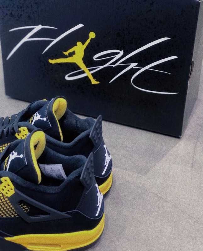 Jordan 4 Retro Thunder EU.42