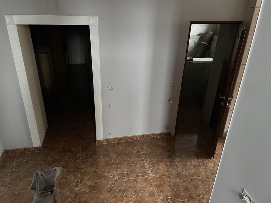 Будинок з прилеглою земельною ділянкою