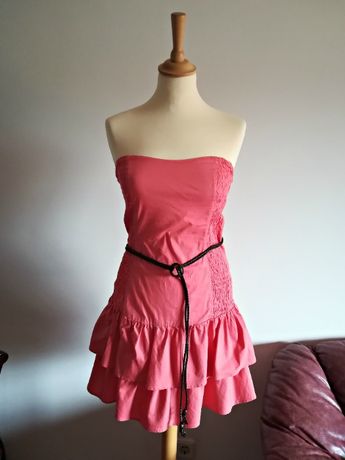 Vestido de Verão Rosa com Cinto