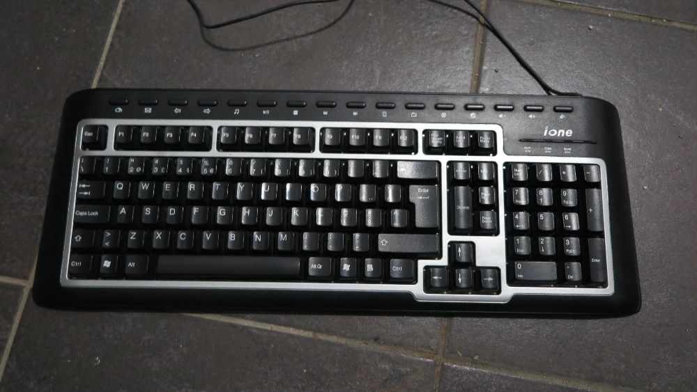 Teclado computador+ colunas