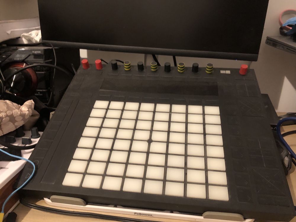 Ableton PUSH 2 MIDI controller sampler drum midi machine