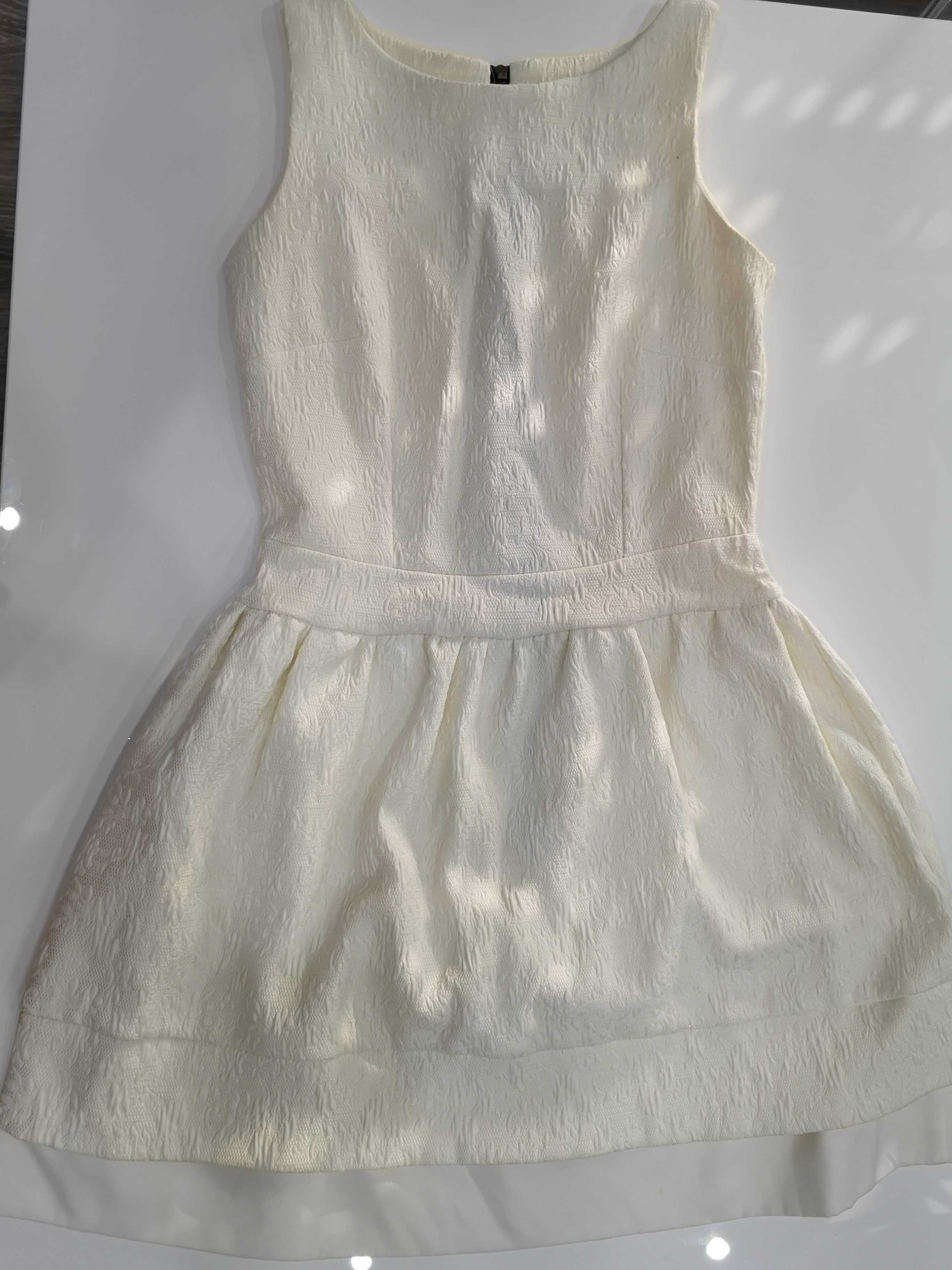 Sukienka biała w rozmiarze 36