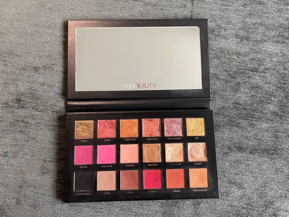 Палетка тіней Huda Beauty Rose Gold