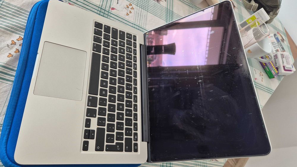 MacBook Pro 13” Retina Early 2015 | i5 / 8 GB RAM / SSD 128 GB