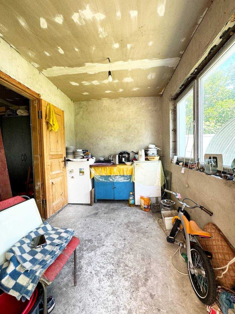 Продаж Будинку 86 кв.м на 20 сотках біля РІЧКИ в Гостролуччя