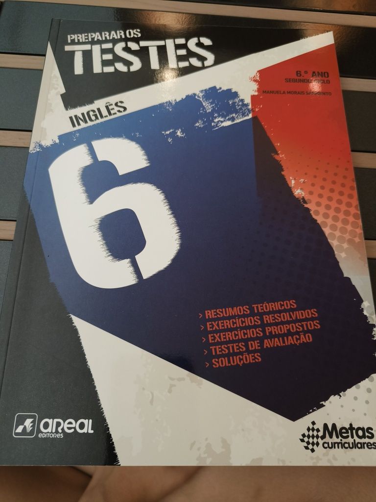 Livro escolar de inglês- 6.°ano