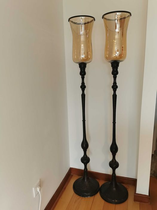 2 castiçais altos em metal e vidro TOP