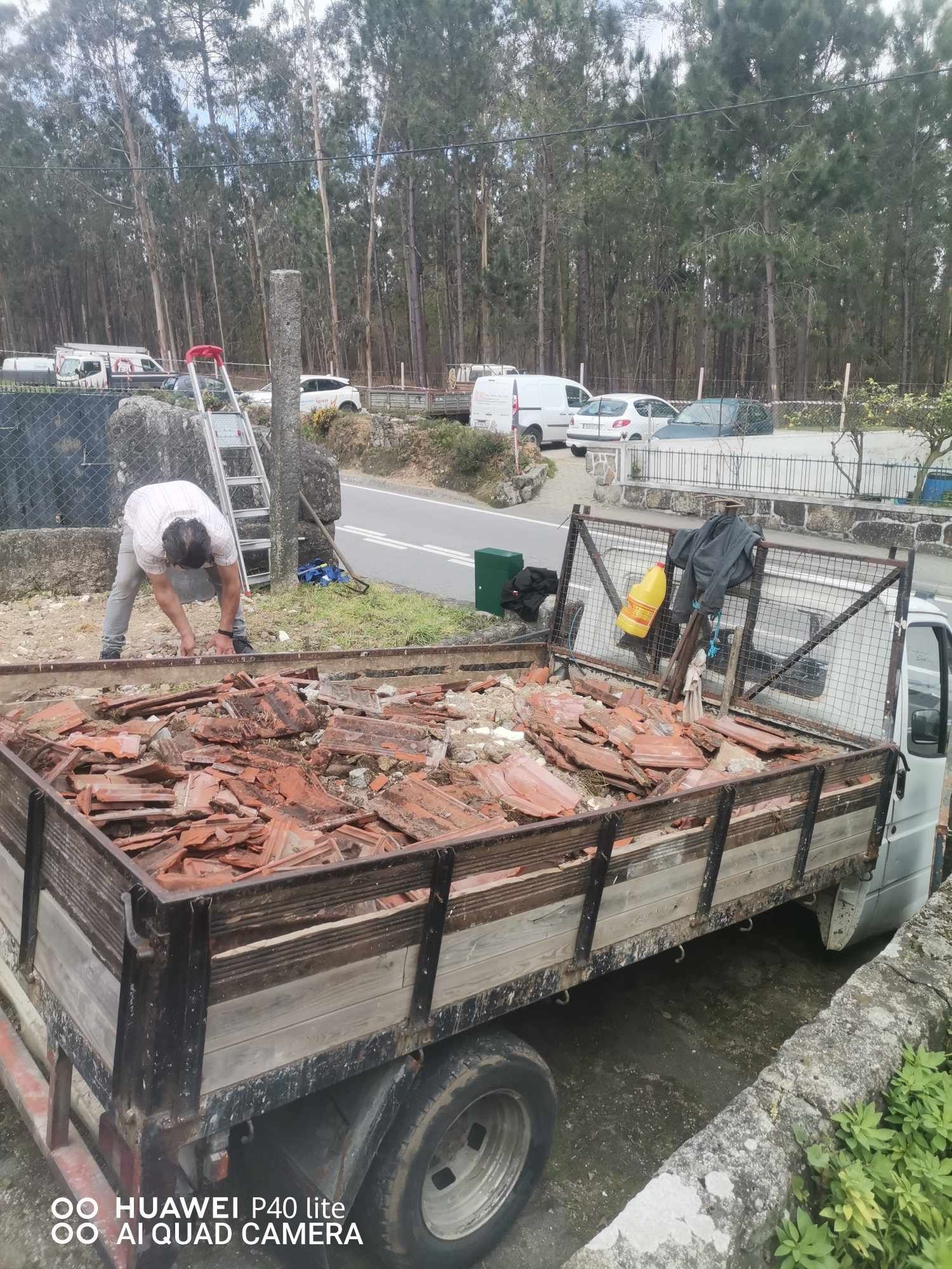 Faço cargas de Entulho Madeira Pladur Resíduos