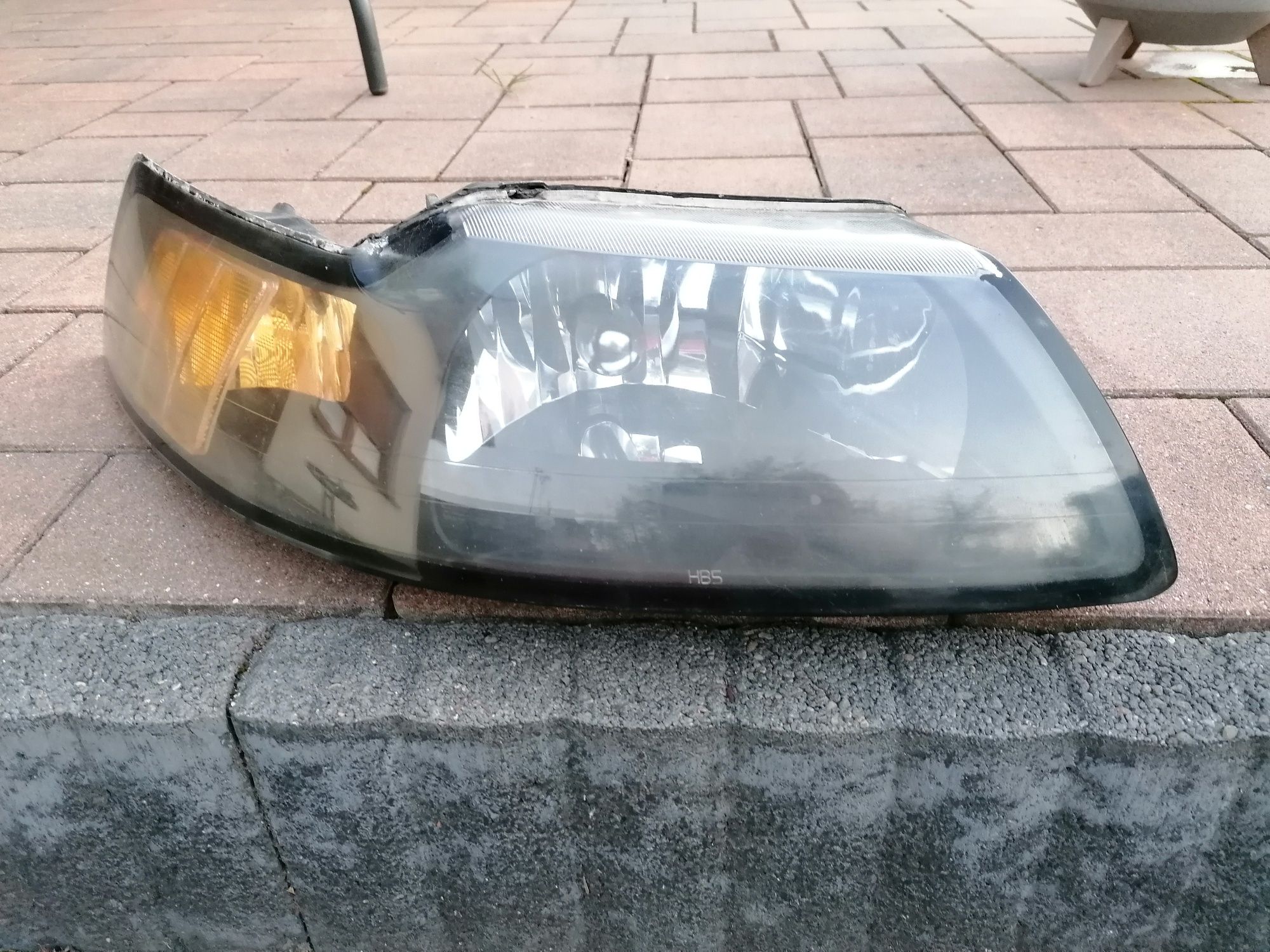 Lampa przednia przód Ford Mustang 1999 - 2004