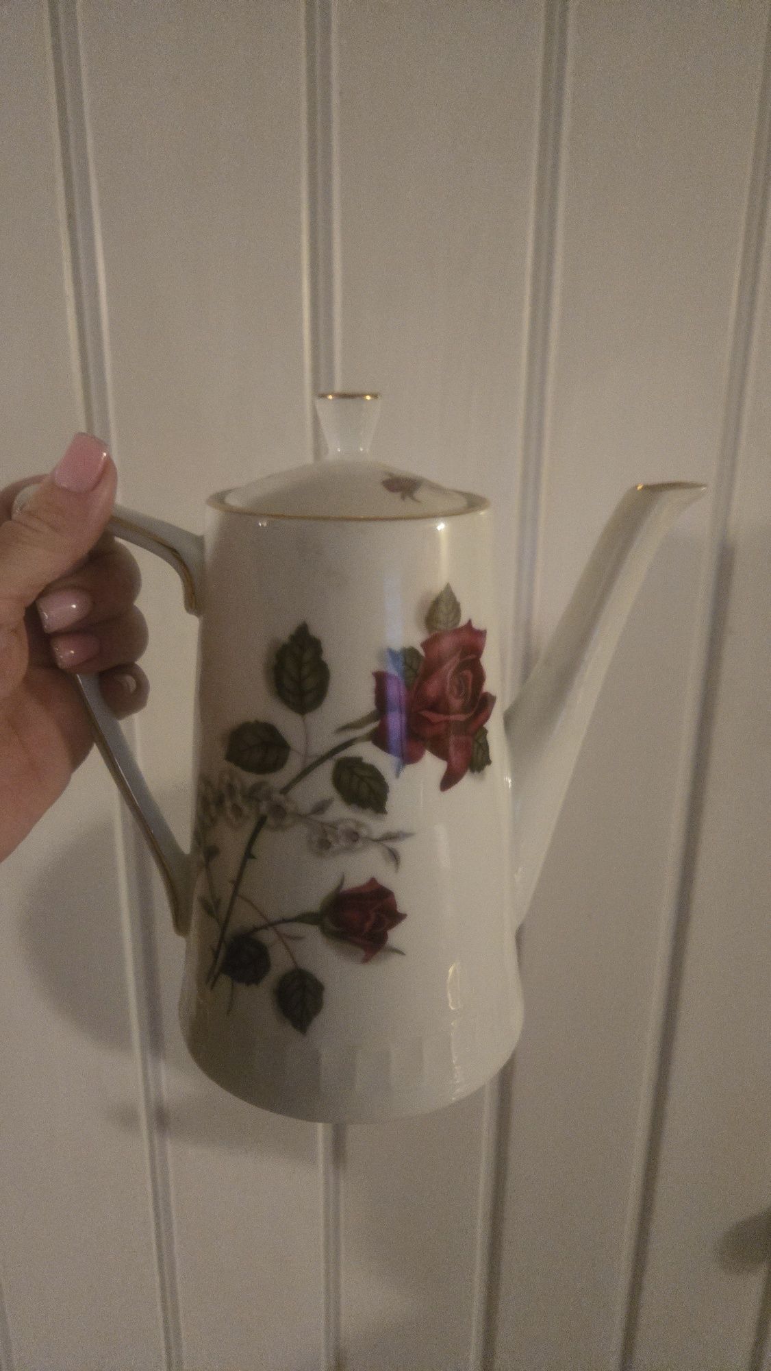 Dzbanek porcelanowy