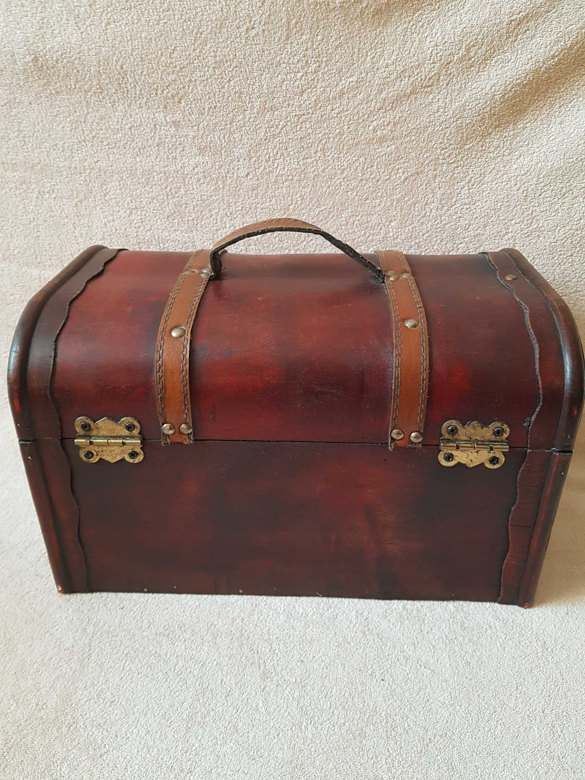 Skrzynia ozdobna w stylu retro
